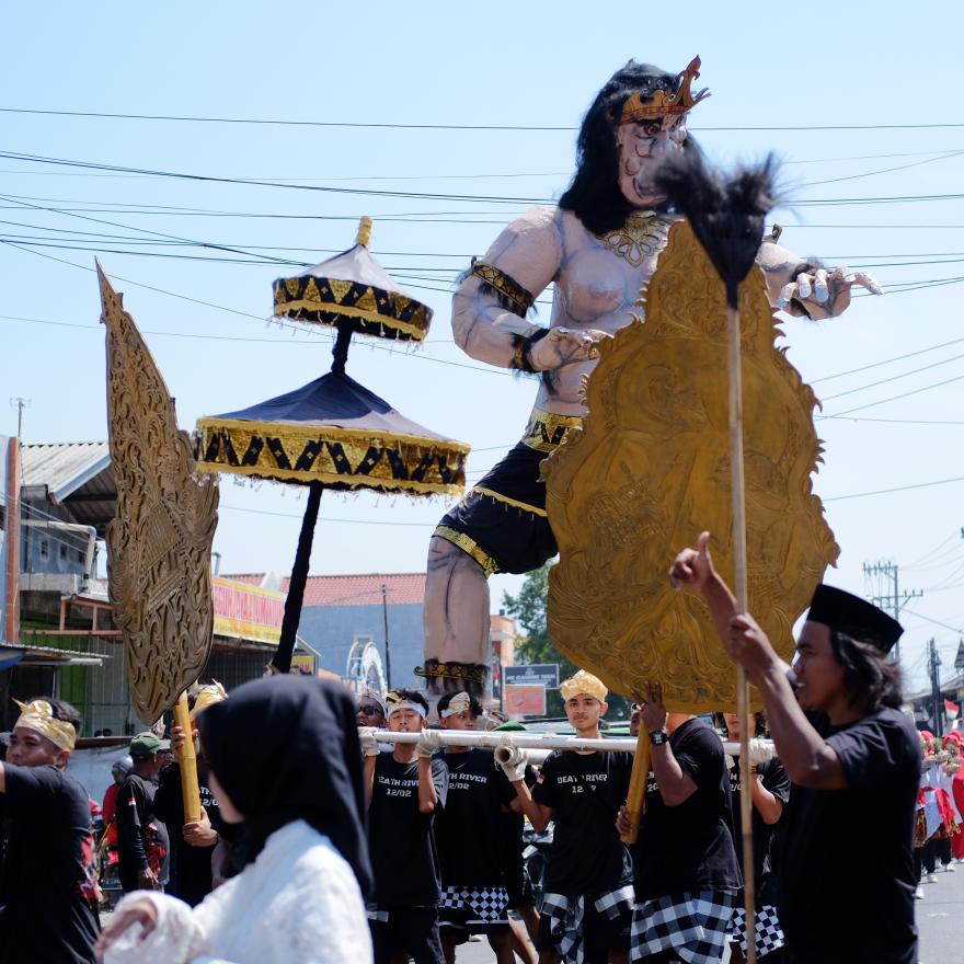 LUAR BIASA MERIAH….!!!